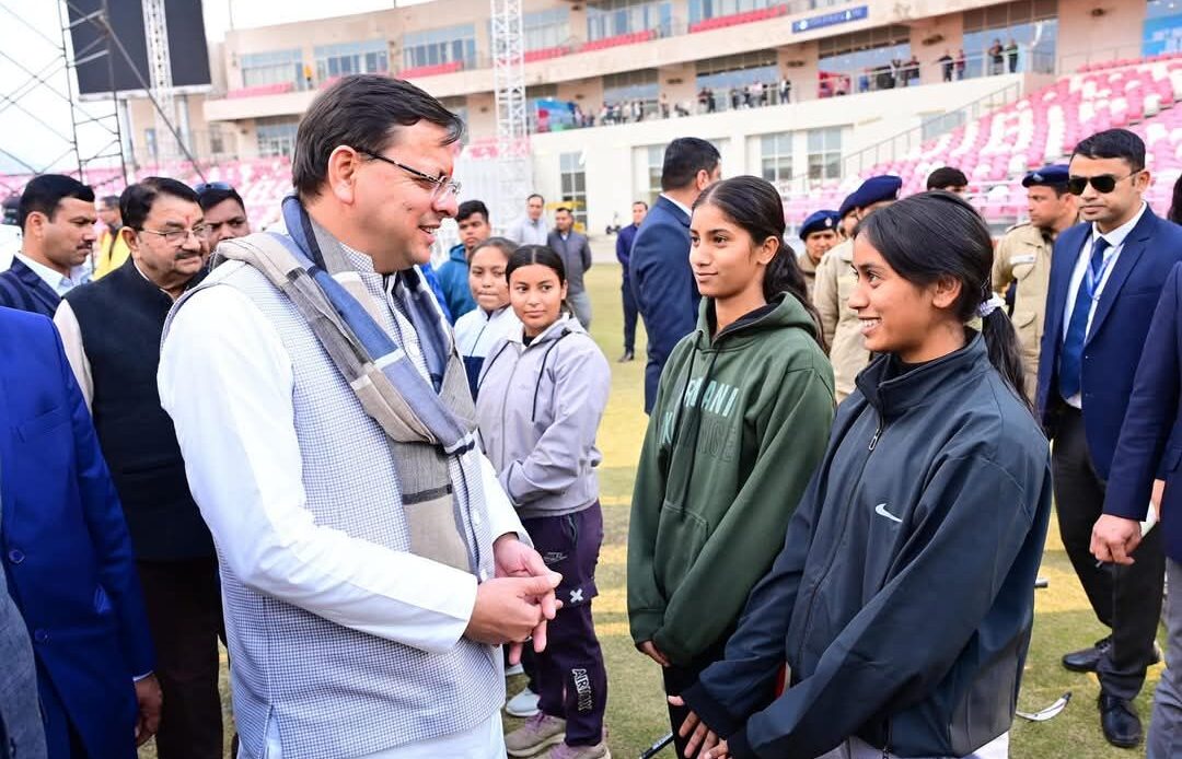 मुख्यमंत्री धामी ने राजीव गांधी अन्तरराष्ट्रीय स्टेडियम, देहरादून में राष्ट्रीय खेलों की तैयारियों की समीक्षा की-Newsnetra 6 fb img 1733764075723362733120380532286