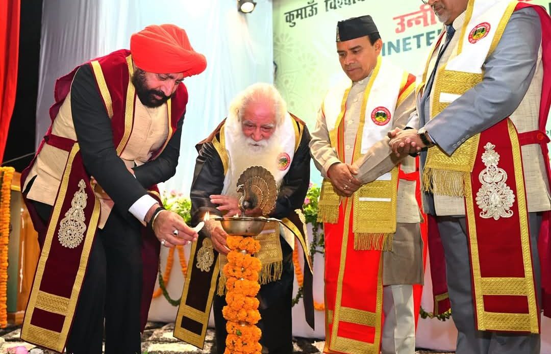 कुमाऊँ विश्वविद्यालय का 19वां दीक्षांत समारोह: शिक्षा, नवाचार और उत्कृष्टता का उत्सव- Newsnetra 2 fb img 17343557934284607505228509203282