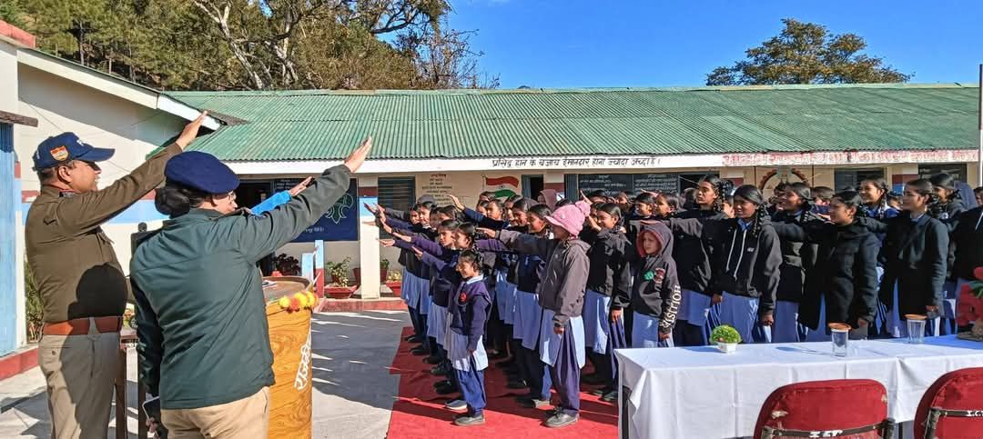 पिथौरागढ़ पुलिस का जनजागरूकता अभियान: साइबर अपराध, नशा मुक्ति, महिला और सड़क सुरक्षा पर विशेष फोकस-Newsnetra 4 fb img 17349656184816207847926033830686