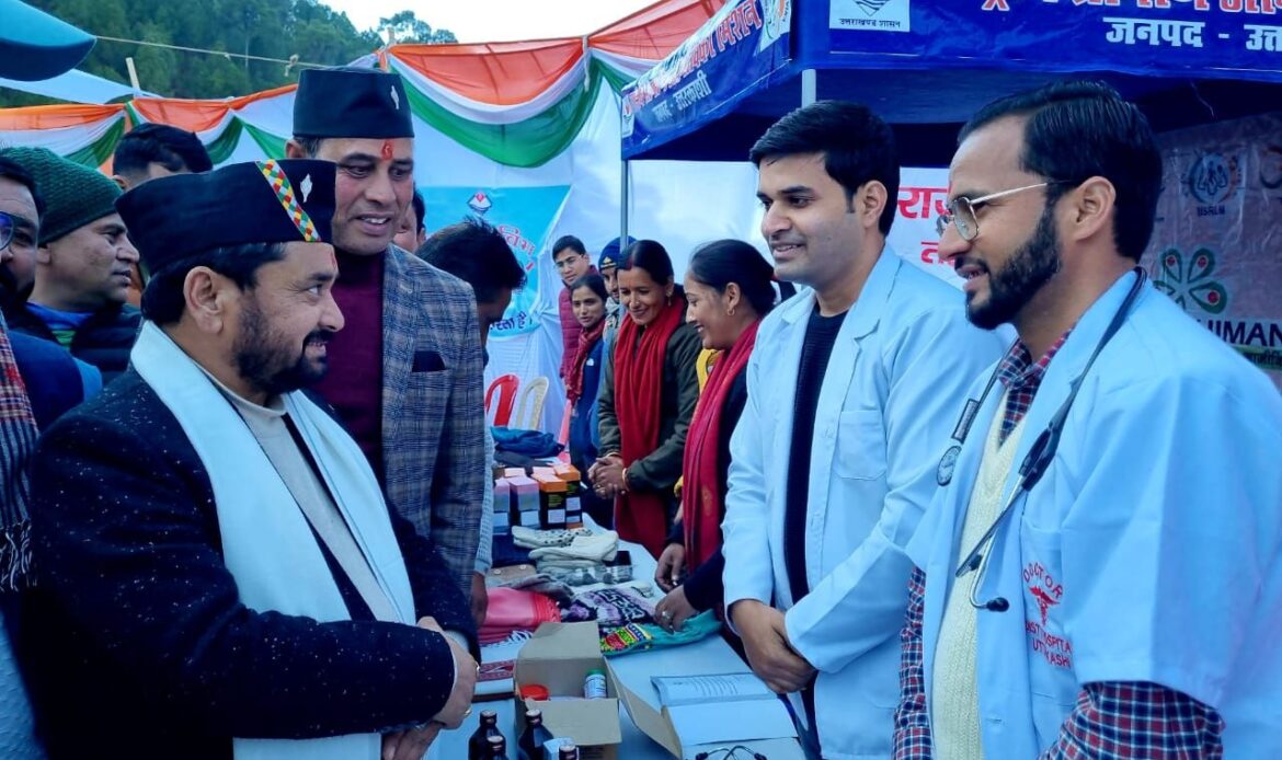 थाती धनारी में बहुउद्देशीय शिविर: योजनाओं की समीक्षा और आयुर्वेद चिकित्सा का लाभ-Newsnetra 7 img 20241222 wa00107563260213734130256