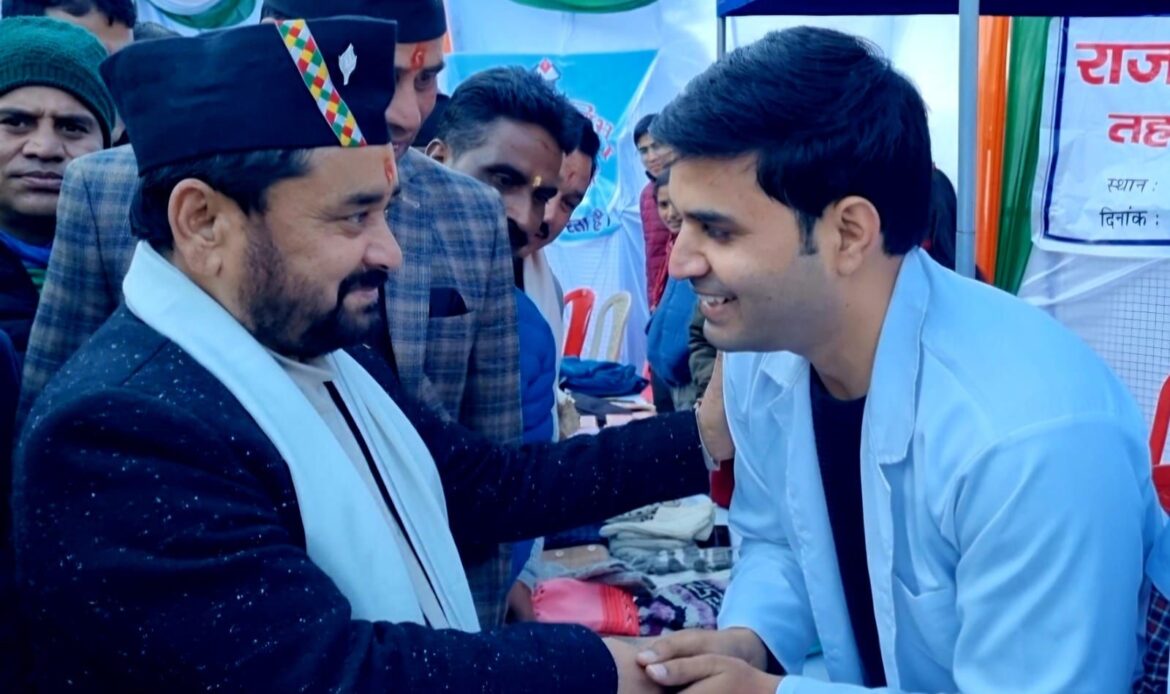 थाती धनारी में बहुउद्देशीय शिविर: योजनाओं की समीक्षा और आयुर्वेद चिकित्सा का लाभ-Newsnetra 5 img 20241222 wa00117814716595347916350