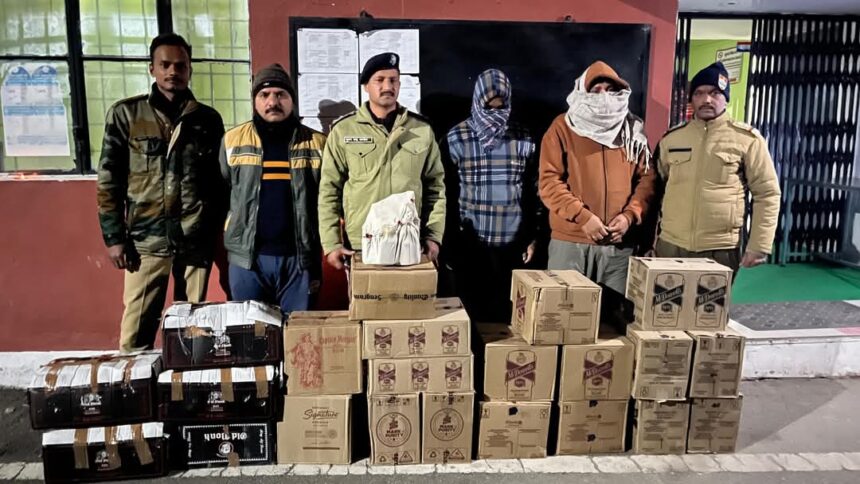पिथौरागढ़ पुलिस की कार्रवाई: बेरीनाग में 22 पेटी अवैध शराब के साथ दो तस्कर गिरफ्तार-Newsnetra 3 FB IMG 1735918291506