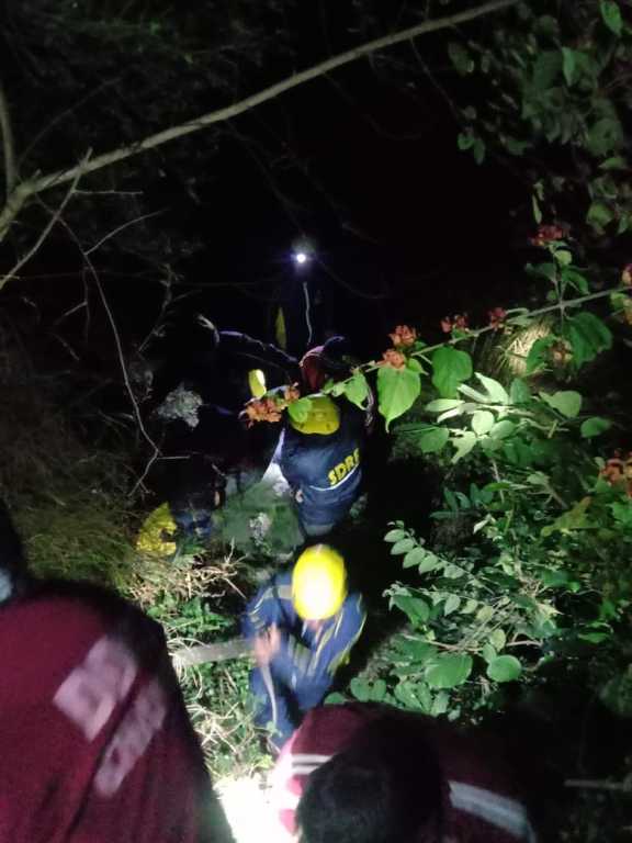 जनपद चमोली: 70 मीटर गहरी खाई में गिरी मोटरसाइकिल, SDRF ने रेस्क्यू कर बचाई 02 युवकों की जान-Newsnetra 3 IMG 20250103 WA0096