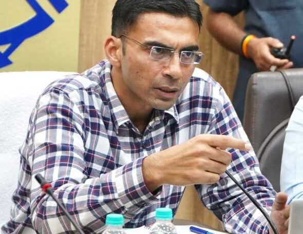 सविन बंसल की पहल से मसूरी बनेगा स्मार्ट टूरिज्म हब: सटल सेवा, पार्किंग और ट्रैफिक व्यवस्था का विस्तार-Newsnetra 6 IMG 20250114 WA0087