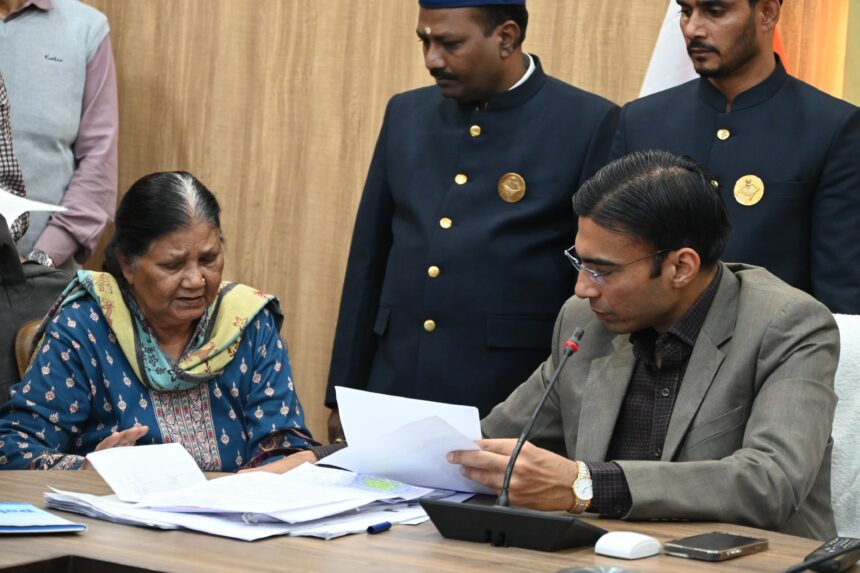 हरिद्वार कलेक्ट्रेट में बुजुर्ग और दिव्यांग फरियादियों के लिए समर्पित वाहन सेवा शुरू होगी जल्द-Newsnetra 3 IMG 20250131 WA0004