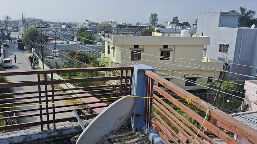 देहरादून निकाय चुनाव में दर्दनाक हादसा: बैनर उतारते समय करंट लगने से युवक की मौत-Newsnetra 5 Screenshot 2025 01 23 215102