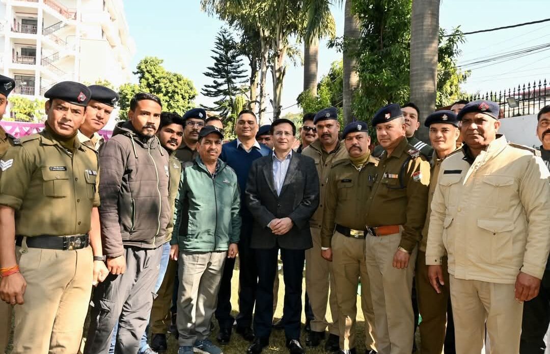 रजत जयंती वर्ष में उत्तराखंड पुलिस: नववर्ष संकल्प और नई ऊंचाइयों की ओर-Newsnetra <br> 7 fb img 17358343979786072230652148791388