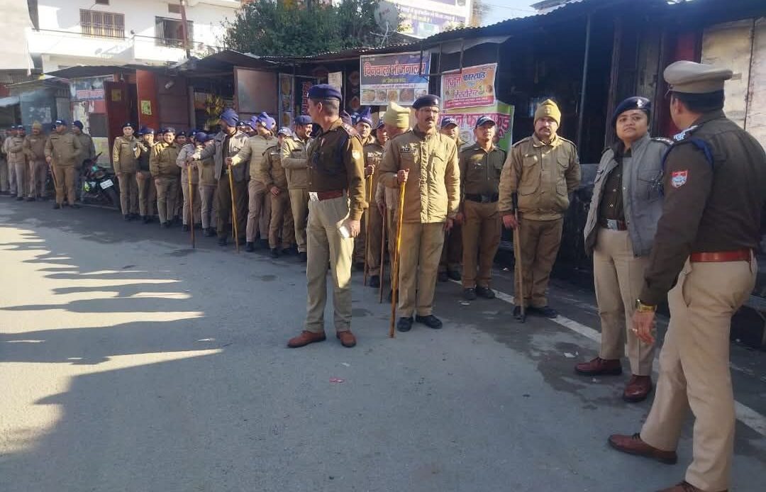 चुनाव सुरक्षा और नशा मुक्ति के लिए उत्तराखंड पुलिस का फ्लैग मार्च व जागरूकता अभियान-Newsnetra <br> 6 fb img 17367841706587530342286699909259
