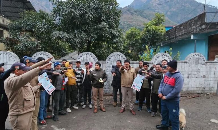 चुनाव सुरक्षा और नशा मुक्ति के लिए उत्तराखंड पुलिस का फ्लैग मार्च व जागरूकता अभियान-Newsnetra <br> 9 fb img 17367841806322002332737583168786
