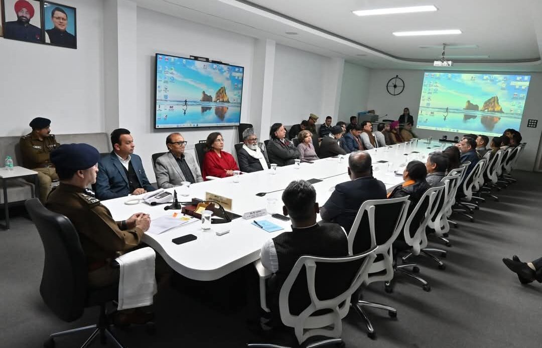 उत्तराखण्ड पुलिस मुख्यालय में समान नागरिक संहिता पर कार्यशाला आयोजित, विधिक पहलुओं पर विस्तृत चर्चा-Newsnetra<br> 4 fb img 17375579506305416810669983988383