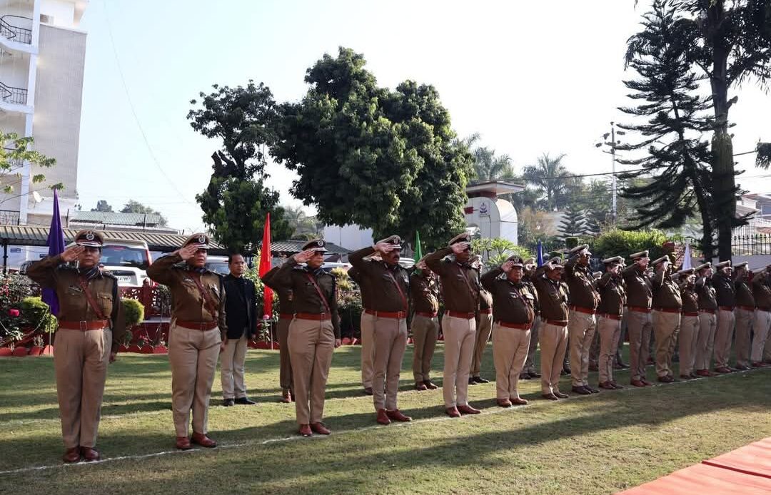 उत्तराखण्ड पुलिस ने मनाया 76वां गणतंत्र दिवस, उत्कृष्ट सेवा पदकों से सम्मानित हुए अधिकारी-Newsnetra 14 fb img 17379108279296348734717811130295
