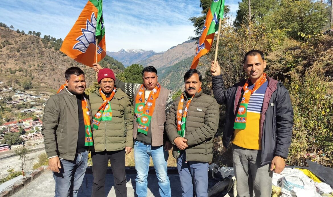 त्रिकोणीय मुकाबले में बड़ाहट नगरपालिका : किसे मिलेगा जनता का आशीर्वाद ? -Newsnetra 8 img 20250104 wa0024359101226989734250