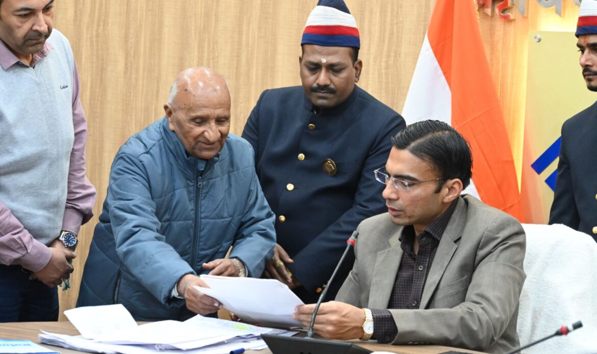 हरिद्वार कलेक्ट्रेट में बुजुर्ग और दिव्यांग फरियादियों के लिए समर्पित वाहन सेवा शुरू होगी जल्द-Newsnetra 4 img 20250131 wa00023049710755251678908