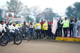 मतदाता जागरूकता साइकिल रैली: देहरादून में 20 किमी की यात्रा, जनभागीदारी और सम्मान समारोह-Newsnetra 4 FB IMG 1740233562311