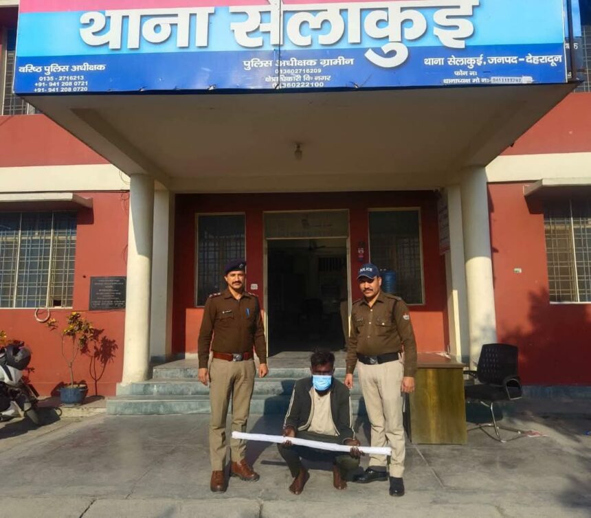Dehradun Police ने सेलाकुई में हुई ब्लाइंड मर्डर मिस्ट्री का खुलासा कर आरोपी विजय उर्फ नीतू (30) को गिरफ्तार किया-Newsnetra 3 FB IMG 1740409263924