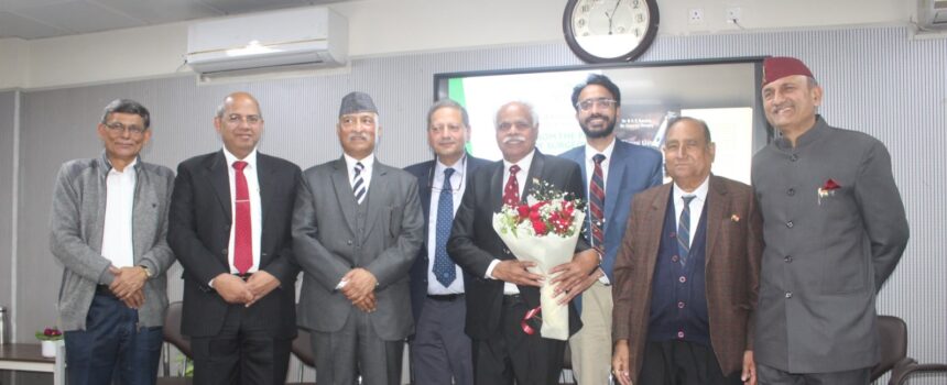 देहरादून में पुस्तक 'फ्रॉम द पेन ऑफ सर्जन्स' पर एक पुस्तक चर्चा का आयोजन किया गया-Newsnetra 3 IMG 20250218 WA0093