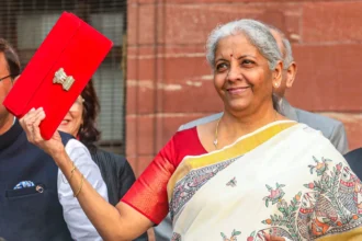 बजट 2025: नौकरीपेशा के लिए 12.75 लाख तक की आय टैक्स फ्री, टैक्स स्लैब में बड़ा बदलाव-Newsnetra 12 Nirmala Sitharaman day union budget 2025 1738402854191 1738411886605