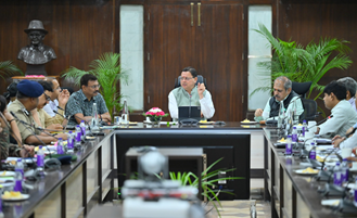 उत्तराखंड में वनाग्नि रोकने के लिए सख्त कदम: वन कर्मियों की छुट्टियों पर पाबंदी, सामूहिक प्रयासों पर जोर-Newsnetra