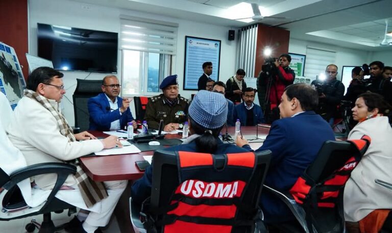 हिमस्खलन प्रभावित माणा गांव: मुख्यमंत्री धामी ने रेस्क्यू अभियान की प्रगति जानी-Newsnetra 5 fb img 1740748011403220919911236641232