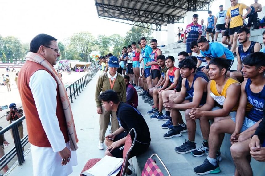 मुख्यमंत्री धामी ने पुलिस कांस्टेबल भर्ती प्रक्रिया का किया औचक निरीक्षण, युवाओं का बढ़ाया उत्साह-Newsnetra<br> 3 FB IMG 1741104733500