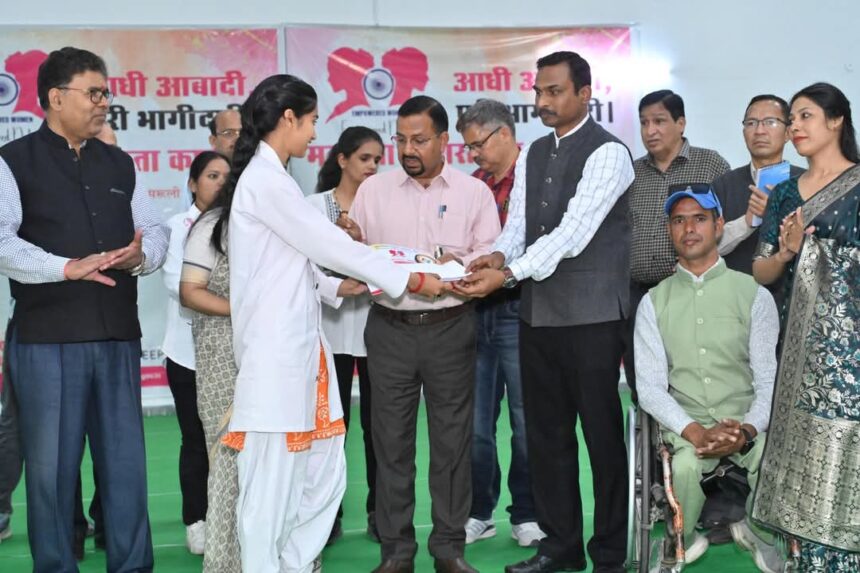 सशक्त महिला, सशक्त राष्ट्र: हरिद्वार में वृहद मतदाता जागरूकता कार्यक्रम का आयोजन-Newsnetra<br> 3 FB IMG 1742912803294