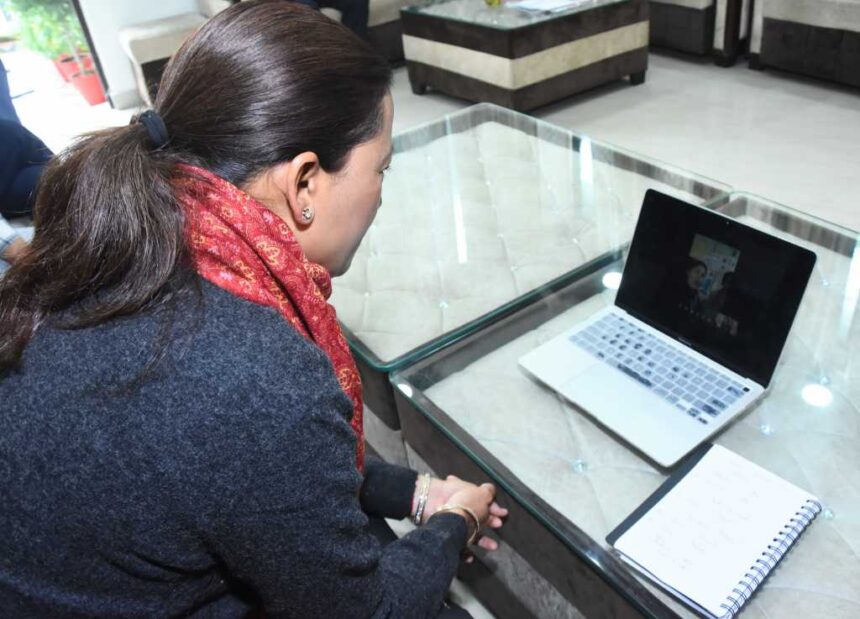 आंगनबाड़ी केंद्रों में व्यवस्थाओं की सीधी निगरानी: कैबिनेट मंत्री रेखा आर्या ने की ‘बैणियां संवाद’ की शुरुआत-Newsnetra 3 IMG 20250301 WA0150