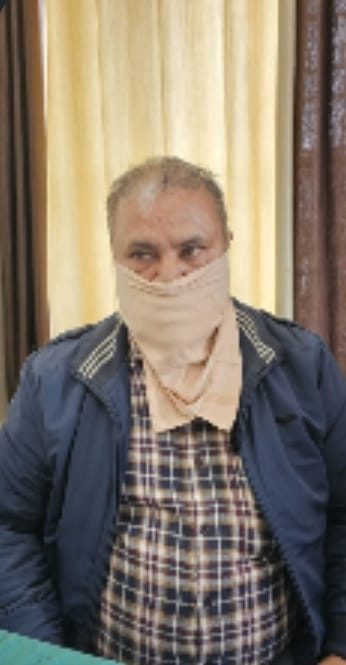 हल्द्वानी तहसील में रिश्वतखोरी का खुलासा: रजिस्ट्रार कानूनगो 3,500 रुपये की रिश्वत लेते रंगे हाथ गिरफ्तार-Newsnetra 3 IMG 20250311 WA0018