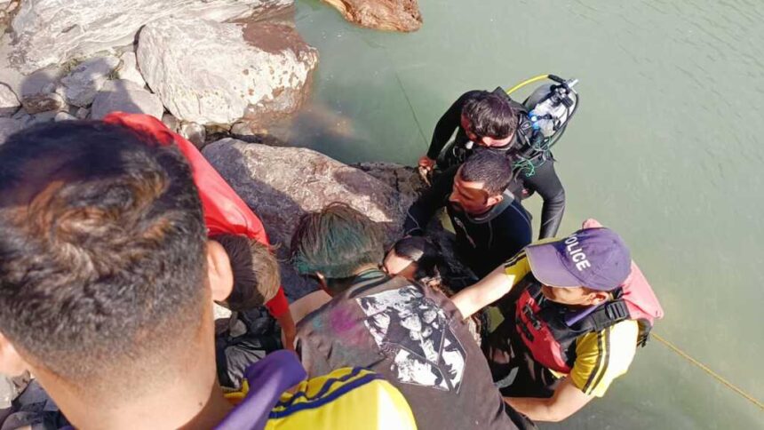 टिहरी: नीम बीच पर नहाते समय डूबे युवक का शव SDRF ने किया बरामद-Newsnetra<br> 3 IMG 20250314 WA0021