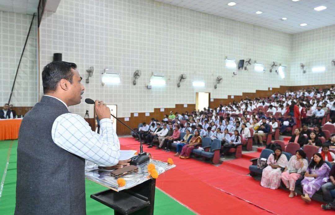 सशक्त महिला, सशक्त राष्ट्र: हरिद्वार में वृहद मतदाता जागरूकता कार्यक्रम का आयोजन-Newsnetra<br> 5 fb img 17429128008822834565868149606857