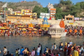 12 04 2025 14 04 2023 ganga snan haridwar 23385133 74849314 23917428