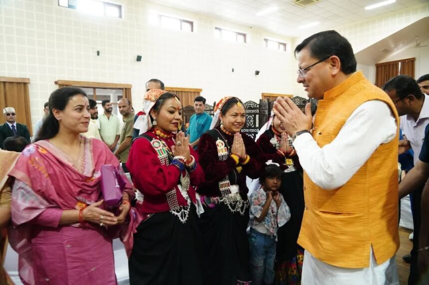 जौनसार क्षेत्र के प्रतिनिधिमंडल ने मुख्यमंत्री से की भेंट, महासू मंदिर मास्टर प्लान के लिए जताया आभार-Newsnetra 3 FB IMG 1744127833354