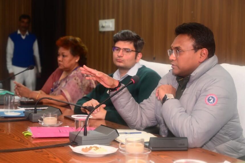 बदरीनाथ धाम के लिए सुरक्षित, स्वच्छ और सुनियोजित यात्रा सुनिश्चित करने की दिशा में ठोस कदम-Newsnetra 3 FB IMG 1744212329975