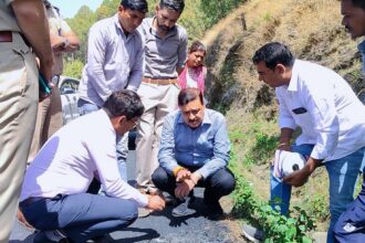 चारधाम यात्रा की तैयारियों पर गढ़वाल आयुक्त की सख्ती: 25 अप्रैल तक सभी कार्य पूर्ण करने के निर्देश-Newsnetra 18 FB IMG 1745335839617