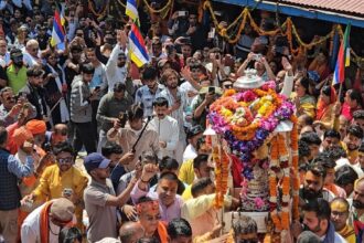 श्री ओंकारेश्वर मंदिर से श्री केदारनाथ धाम के लिए पंचमुखी डोली का शुभ प्रस्थान-Newsnetra 6 FB IMG 1745857316772