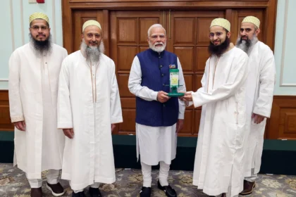 Prime Minister Narendra Modi being felicitated by 1744951350689 1744951366076