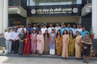 उत्तराखंड में नवचयनित औषधि निरीक्षकों का प्रशिक्षण प्रारंभ, गुणवत्तायुक्त औषधियों की उपलब्धता सुनिश्चित करने पर जोर: डॉ. आर. राजेश कुमार-Newsnetra 8 WhatsApp Image 2025 04 22 at 17.40.53 1e0ec75c