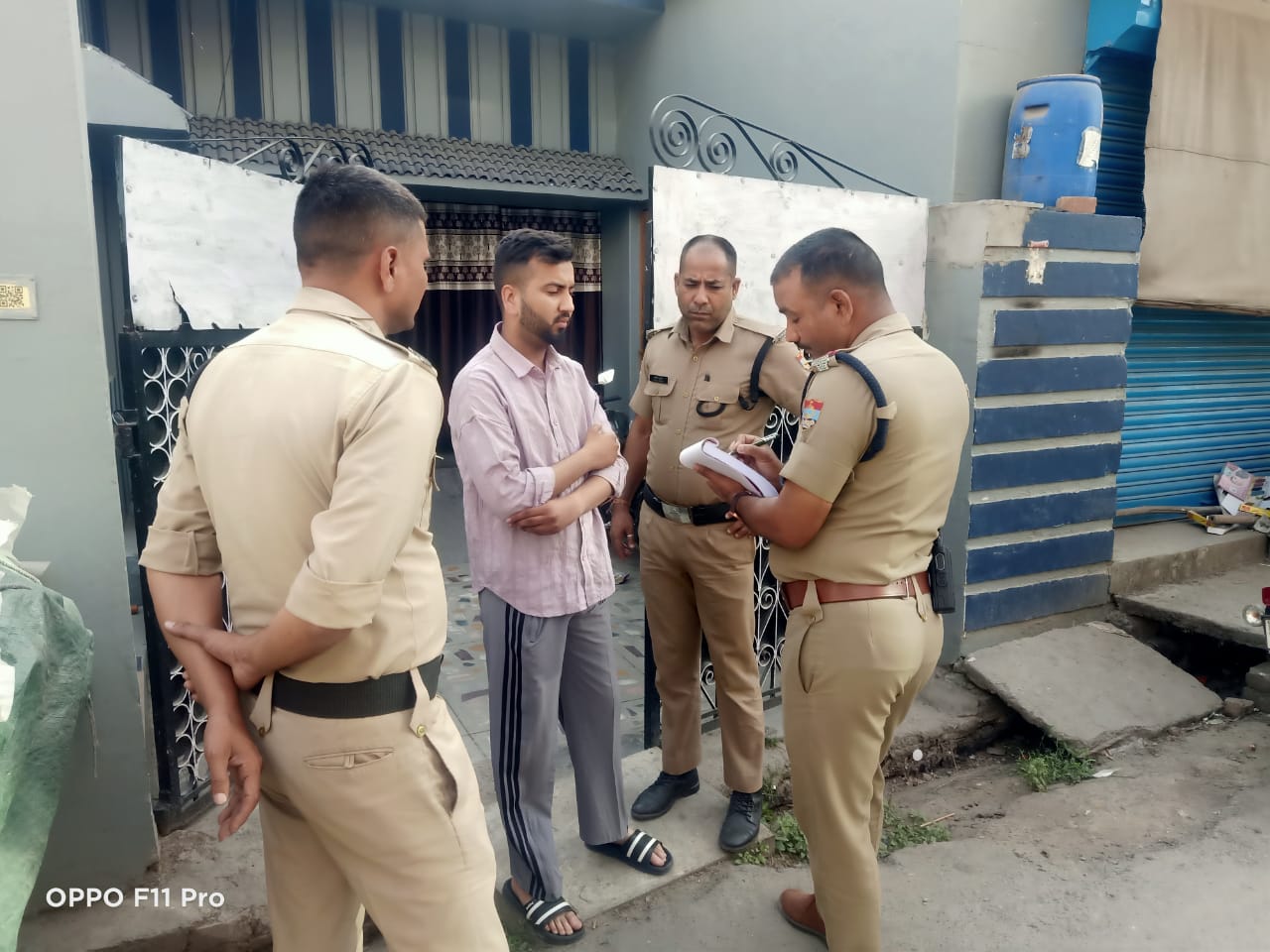 पटेलनगर क्षेत्र में पुलिस ने चलाया सत्यापन अभियान, 35 भवन स्वामियों पर 03 लाख 50 हज़ार ₹ का किया जुर्माना-Newsnetra 6 WhatsApp Image 2025 04 26 at 08.29.40 aa6a0265