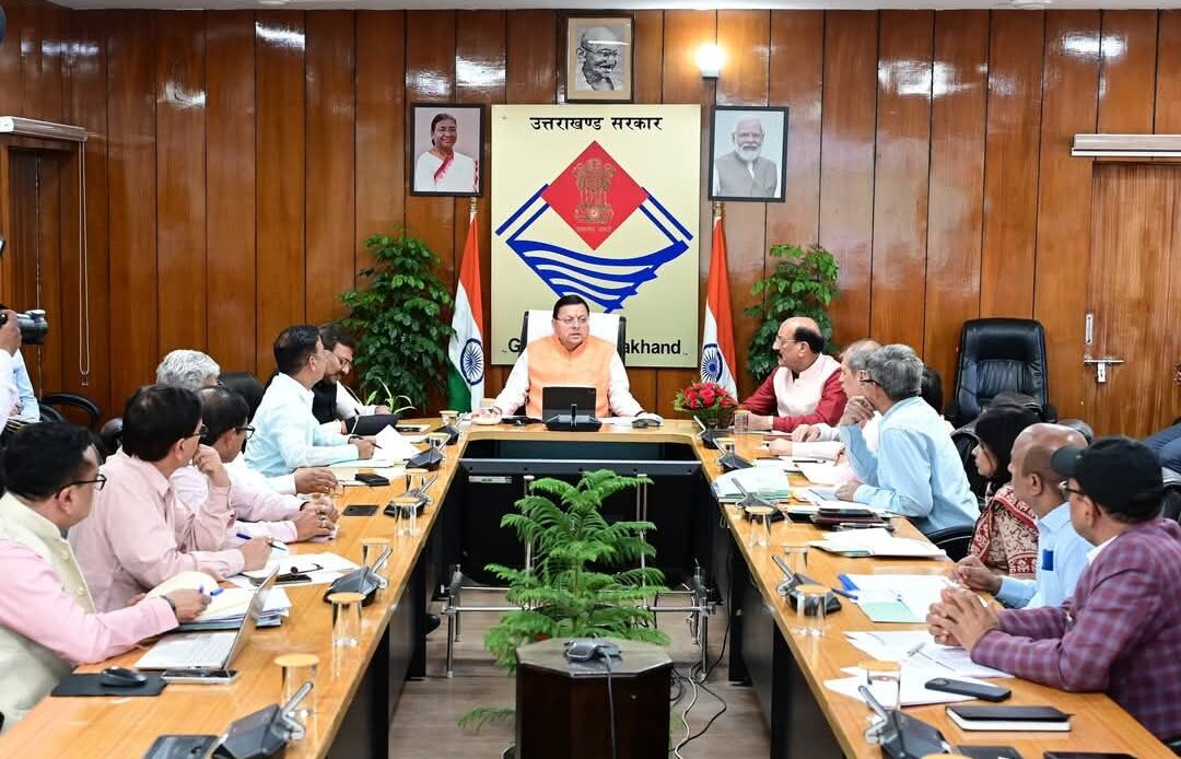 मुख्यमंत्री धामी ने सचिवालय में वन विभाग व ऊर्जा विभाग की योजनाओं पर समीक्षा बैठक की-Newsnetra 4 fb img 1743518971969330899437610283382