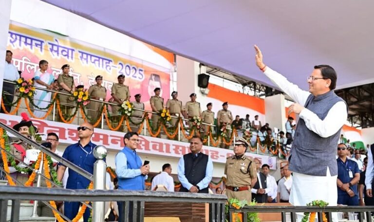 अग्निशमन सेवा सप्ताह: मुख्यमंत्री धामी ने फायर सर्विस के जवानों की सराहना की, महिला फायरफाइटरों का भी बढ़ाया हौंसला-Newsnetra 6 fb img 17450766265815441824228236808524