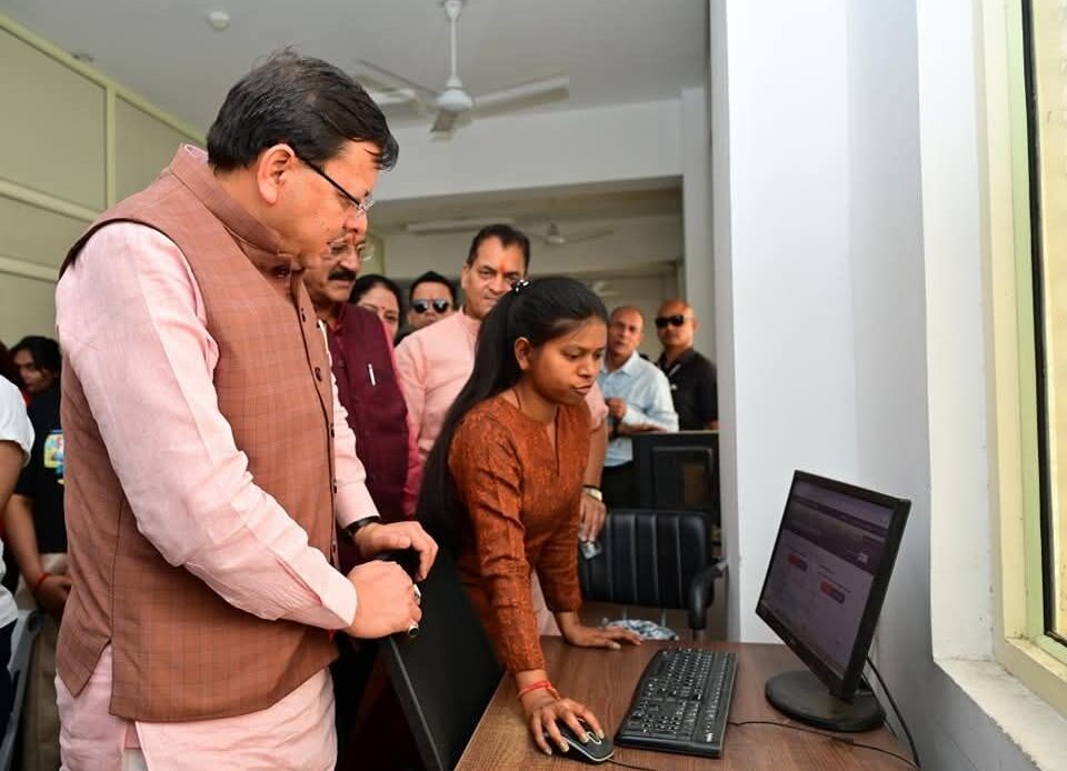 चारधाम यात्रा ट्रांजिट कैंप में रजिस्ट्रेशन और सहायता केंद्र की नई व्यवस्था का शुभारंभ-Newsnetra 4 fb img 17455821987224384751887796418605