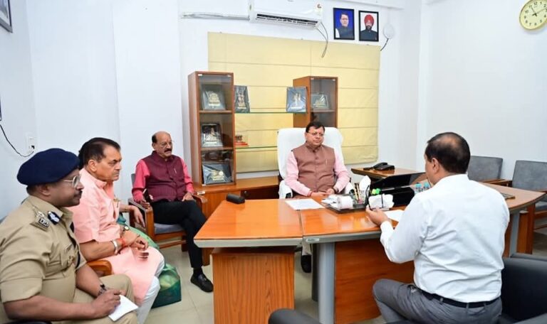 चारधाम यात्रा ट्रांजिट कैंप में रजिस्ट्रेशन और सहायता केंद्र की नई व्यवस्था का शुभारंभ-Newsnetra 7 fb img 17455822066794278495806600238312
