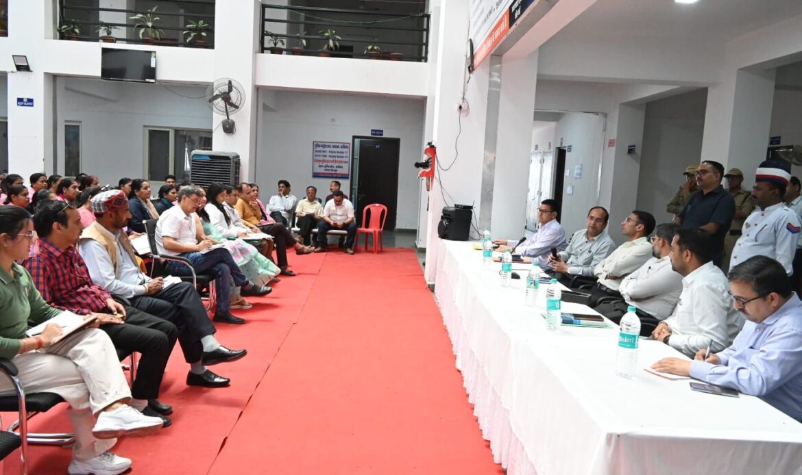 डीएम का वीर आशाओं संग संवाद जारी, आज ऋषिकेश अर्बन आशा संग चला डीएम संवाद-Newsnetra 4 img 20250425 wa00016683884219145239335