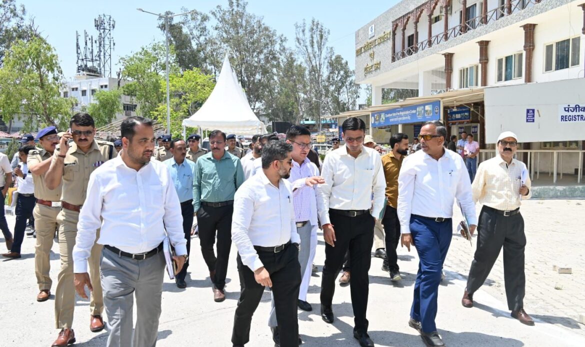 मुख्यमंत्री धामी के निर्देशन पर बाल बारीकी से परखी डीएम ने यात्रा प्रवेश द्वार सुरक्षा, रजिस्टेªेशन व सहायक संबद्ध व्यवस्थाएं-Newsnetra 4 img 20250425 wa00035693539360388679853