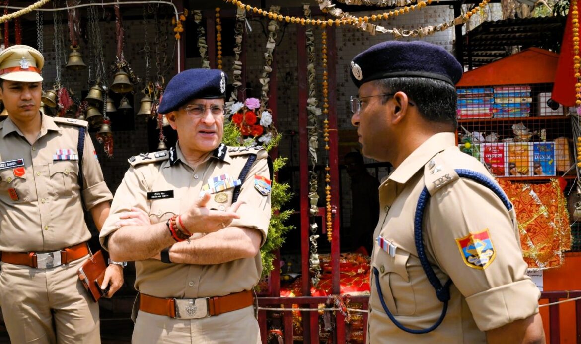 चार धाम यात्रा 2025– पुलिस महानिदेशक उत्तराखंड ने ऋषिकेश, मुनि की रेती (टिहरी) स्थित भद्रकाली और हरिद्वार में चारधाम यात्रा व्यवस्थाओं का किया स्थलीय निरीक्षण-Newsnetra 15 img 20250429 wa00245787998331220198887