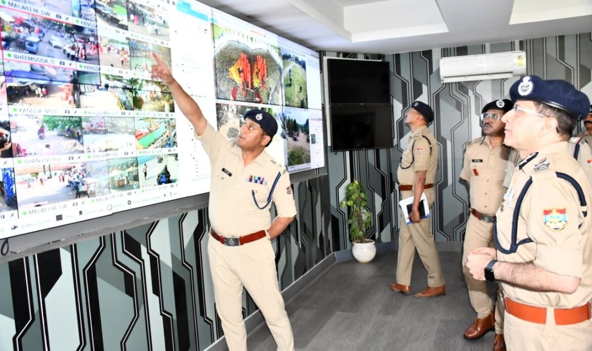 चार धाम यात्रा 2025– पुलिस महानिदेशक उत्तराखंड ने ऋषिकेश, मुनि की रेती (टिहरी) स्थित भद्रकाली और हरिद्वार में चारधाम यात्रा व्यवस्थाओं का किया स्थलीय निरीक्षण-Newsnetra 13 img 20250429 wa00276744191144289606190