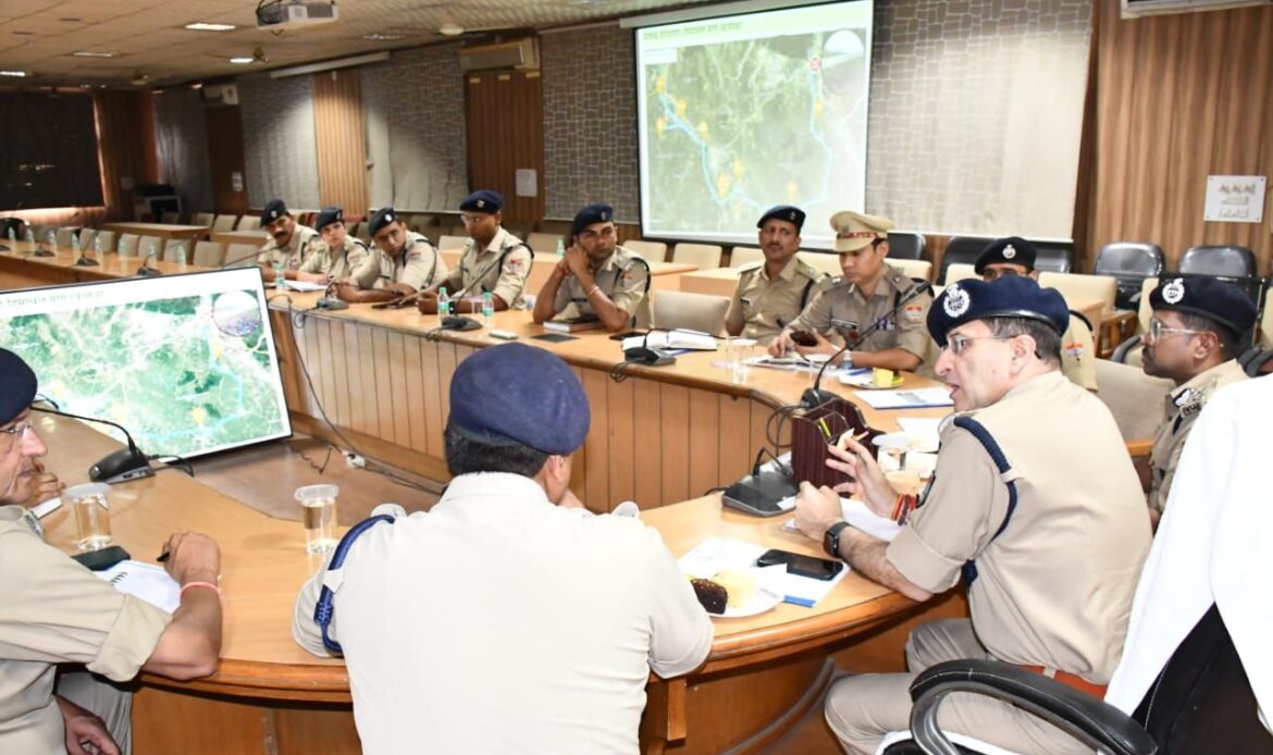 चार धाम यात्रा 2025– पुलिस महानिदेशक उत्तराखंड ने ऋषिकेश, मुनि की रेती (टिहरी) स्थित भद्रकाली और हरिद्वार में चारधाम यात्रा व्यवस्थाओं का किया स्थलीय निरीक्षण-Newsnetra 10 img 20250429 wa00464001213767993392292