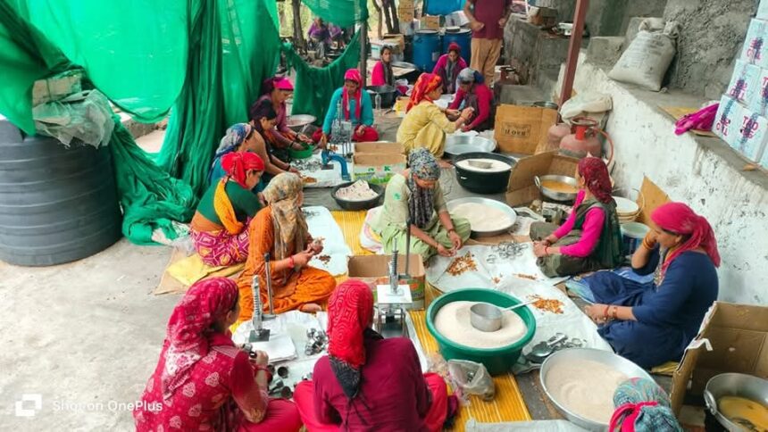 चारधाम यात्रा बनी महिलाओं की आजीविका का आधार, रुद्रप्रयाग के 150 समूहों को मिला रोजगार-Newsnetra 3 FB IMG 1746464770461