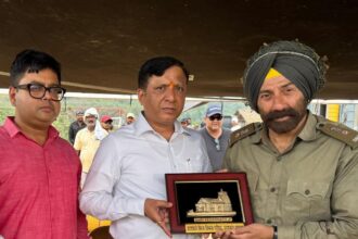 उत्तराखण्ड की फिल्म नीति पर सनी देओल और बंशीधर तिवारी के बीच सार्थक संवाद-Newsnetra 2 FB IMG 1747737123410