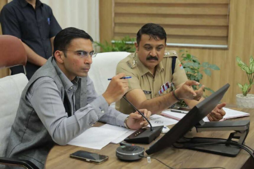 जिला प्रशासन के फरमान उपरांत यातायात में बाधक 04 मदिरा ठेको (06 दुकानों) को शिफ्टिंग का अल्टीमेटम जारी-Newsnetra 5 IMG 20250520 WA0101