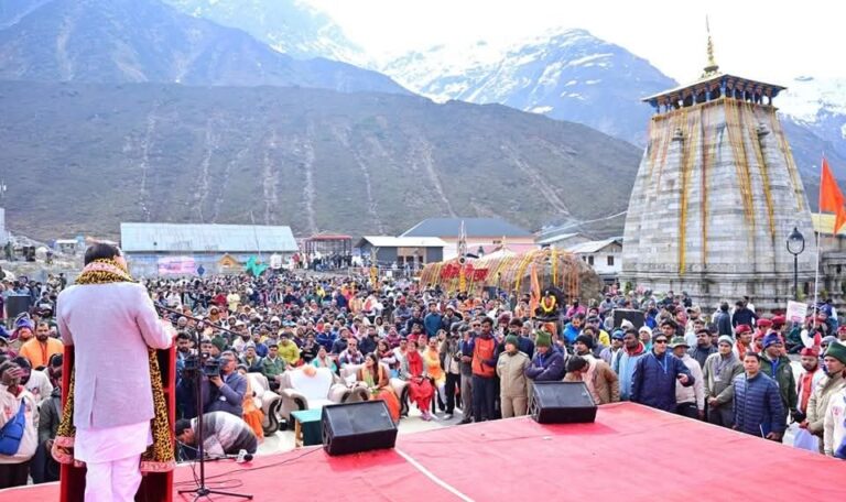 केदारनाथ धाम के कपाट उद्घाटन पर भव्य भंडारा, मुख्यमंत्री धामी ने वितरित किया प्रसाद-Newsnetra 9 fb img 17461710223292184337230943708281